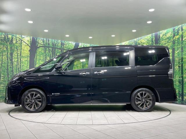 セレナ ｅ－パワー　ハイウェイスターＶ　アーバンクロム　禁煙車　後席モニター　純正１０型ナビ　全周囲カメラ　プロパイロット　衝突軽減装置　両側電動スライドドア　ドラレコ　ＥＴＣ　コーナーセンサー　ＬＥＤヘッドライト　オートハイビーム　オートライト（63枚目）