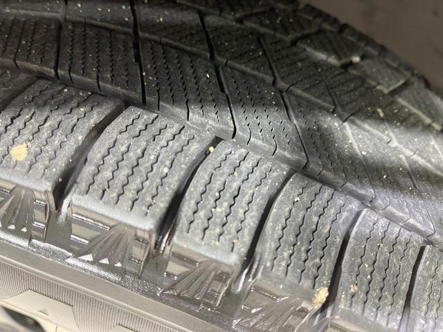 セレナ ｅ－パワー　ハイウェイスターＶ　アーバンクロム　禁煙車　後席モニター　純正１０型ナビ　全周囲カメラ　プロパイロット　衝突軽減装置　両側電動スライドドア　ドラレコ　ＥＴＣ　コーナーセンサー　ＬＥＤヘッドライト　オートハイビーム　オートライト（68枚目）