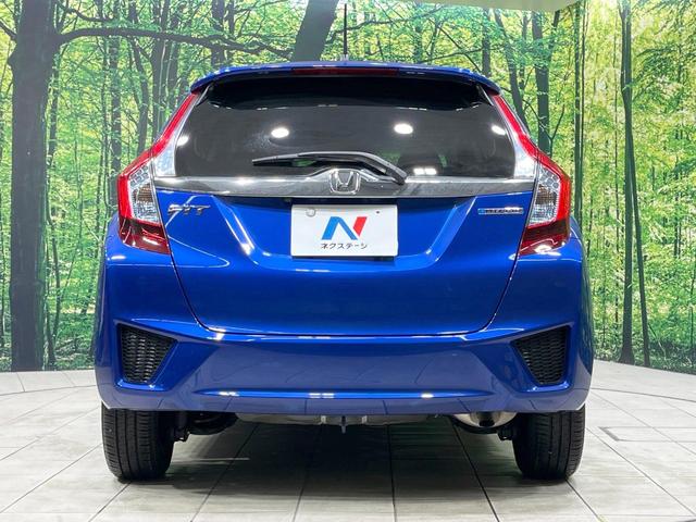 フィットハイブリッド Ｌパッケージ　禁煙車　純正ナビ　バックカメラ　衝突軽減装置　ドラレコ　ＥＴＣスマートキー　ＬＥＤヘッドライト　クルコン　オートライト　ハーフレザー　オートエアコン　Ｂｌｕｅｔｏｏｔｈ　ＣＤ／ＤＶＤ再生（15枚目）