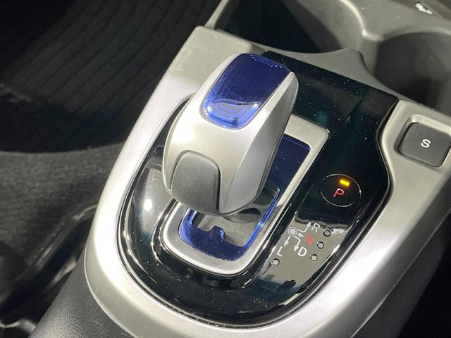 フィットハイブリッド Ｌパッケージ　禁煙車　純正ナビ　バックカメラ　衝突軽減装置　ドラレコ　ＥＴＣスマートキー　ＬＥＤヘッドライト　クルコン　オートライト　ハーフレザー　オートエアコン　Ｂｌｕｅｔｏｏｔｈ　ＣＤ／ＤＶＤ再生（24枚目）