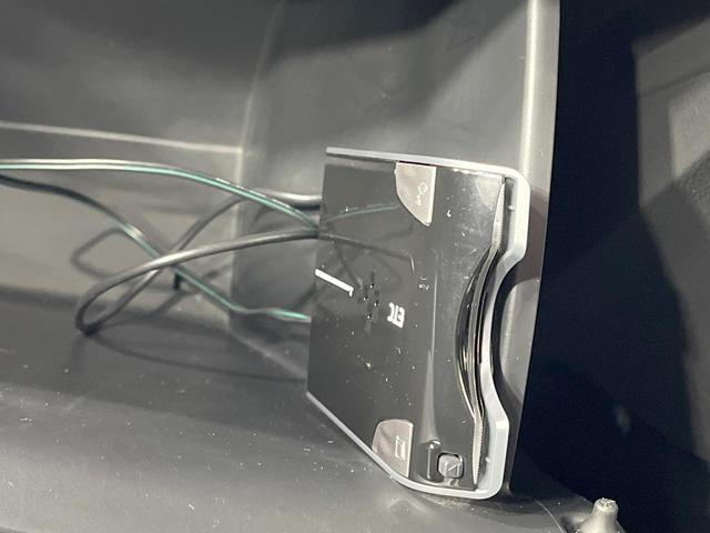 フィットハイブリッド Ｌパッケージ　禁煙車　純正ナビ　バックカメラ　衝突軽減装置　ドラレコ　ＥＴＣスマートキー　ＬＥＤヘッドライト　クルコン　オートライト　ハーフレザー　オートエアコン　Ｂｌｕｅｔｏｏｔｈ　ＣＤ／ＤＶＤ再生（29枚目）