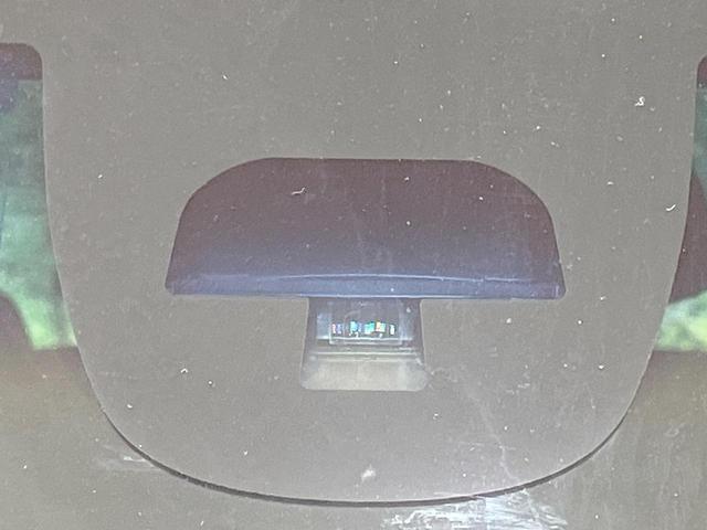 Ｎ－ＢＯＸ Ｇ・ＬパッケージＳＳパッケージ　禁煙車　衝突軽減装置　純正ナビ　両側電動スライド　バックカメラ　スマートキー　ＥＴＣ　オートエアコン　純正１４インチアルミ　電動格納ミラー　横滑り防止システム（5枚目）