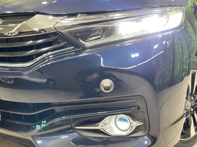 【ＬＥＤヘッドライト】悪天候や夜間走行時も良好な視界を確保し安心して運転できる高輝度ＬＥＤヘッドライトを装備！点灯速度が早く、消費電力も抑えられています。