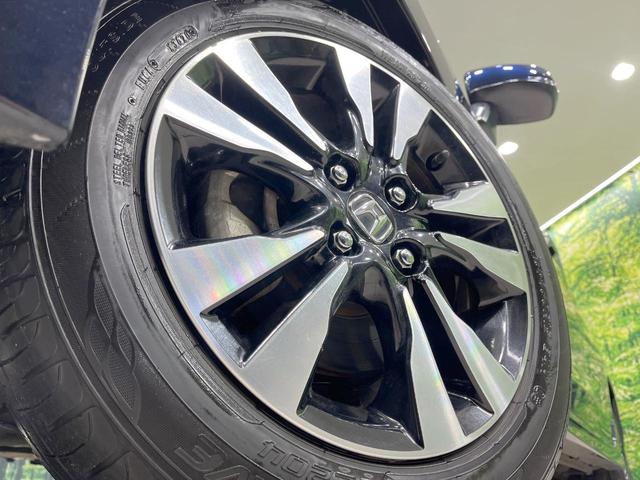 【純正１５インチアルミホイール】外観にマッチした純正アルミホイールを装着しております。各種社外アルミホイールや、スタッドレスタイヤも取扱いしております。是非ご相談ください♪