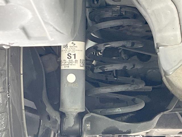 お車を安心してお乗りいただく為には、足回りの定期点検が欠かせません。サービスサポート（有償保証）では無料点検もご提供しており、安心のカーライフをお過ごしいただけるサポート体制が整っています。