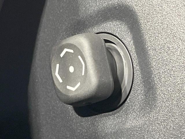 アルファードハイブリッド Ｚ　禁煙車　左右独立ムーンルーフ　１４．３インチディスプレイオーディオ　フリップダウン　両側電動ドア　全周囲カメラ　トヨタチームメイト　衝突軽減装置　ＡＣ１００Ｖ電源　電動リアゲート　レザーシート（48枚目）