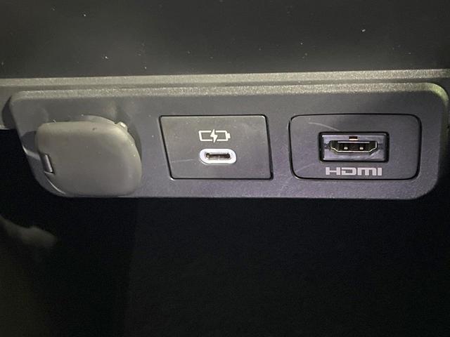 アルファードハイブリッド Ｚ　禁煙車　左右独立ムーンルーフ　１４．３インチディスプレイオーディオ　フリップダウン　両側電動ドア　全周囲カメラ　トヨタチームメイト　衝突軽減装置　ＡＣ１００Ｖ電源　電動リアゲート　レザーシート（54枚目）