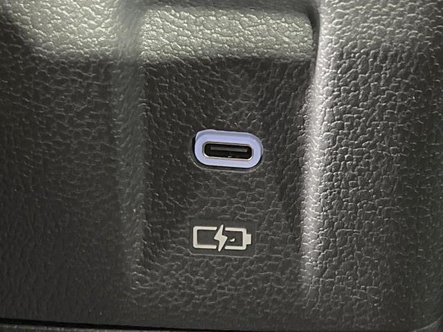 アルファードハイブリッド Ｚ　禁煙車　左右独立ムーンルーフ　１４．３インチディスプレイオーディオ　フリップダウン　両側電動ドア　全周囲カメラ　トヨタチームメイト　衝突軽減装置　ＡＣ１００Ｖ電源　電動リアゲート　レザーシート（57枚目）