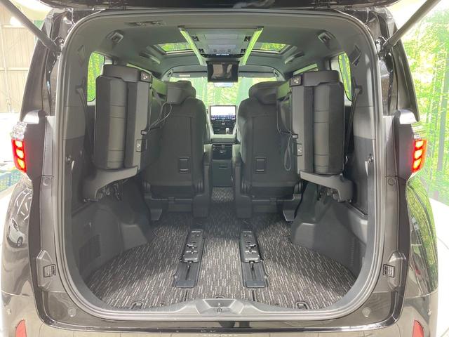 アルファードハイブリッド Ｚ　禁煙車　左右独立ムーンルーフ　１４．３インチディスプレイオーディオ　フリップダウン　両側電動ドア　全周囲カメラ　トヨタチームメイト　衝突軽減装置　ＡＣ１００Ｖ電源　電動リアゲート　レザーシート（65枚目）