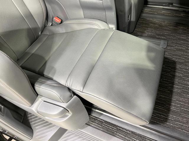 アルファードハイブリッド Ｚ　禁煙車　左右独立ムーンルーフ　１４．３インチディスプレイオーディオ　フリップダウン　両側電動ドア　全周囲カメラ　トヨタチームメイト　衝突軽減装置　ＡＣ１００Ｖ電源　電動リアゲート　レザーシート（68枚目）