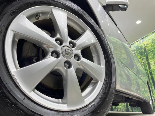 【純正１７インチアルミホイール】外観にマッチした純正アルミホイールを装着しております。各種社外アルミホイールや、スタッドレスタイヤも取扱いしております。是非ご相談ください♪