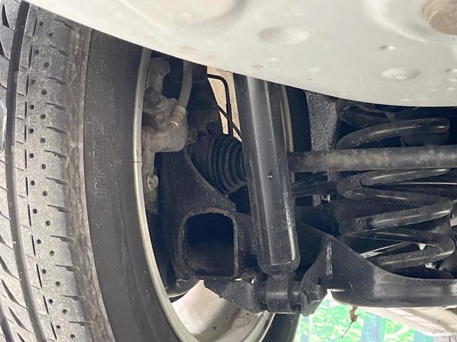 お車を安心してお乗りいただく為には、足回りの定期点検が欠かせません。サービスサポート（有償保証）では無料点検もご提供しており、安心のカーライフをお過ごしいただけるサポート体制が整っています。