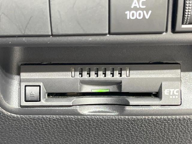 アクア Ｘ　禁煙車　４ＷＤ　ディスプレイオーディオ　ＡＣ１００Ｖ電源　衝突被害軽減　レーダークルーズ　スマートキー　ＬＥＤヘッド　ＥＴＣ　オートハイビーム　オートライト　オートエアコン　Ｂｌｕｅｔｏｏｔｈ（6枚目）