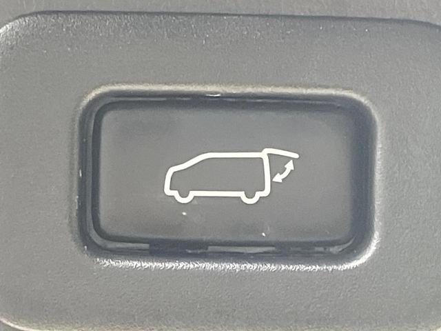 ヴェルファイア ２．５Ｚ　Ｇエディション　禁煙車　４ＷＤ　ＢＩＧ－Ｘ１０型　両側電動スライド　バックカメラ　寒冷地仕様　ＡＣ１００Ｖ電源　衝突軽減装置　レーダークルーズ　パワーバックドア　合皮シート　シートベンチレーション　パワーシート（7枚目）