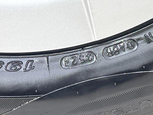 プリウス S 禁煙車 サンルーフ SDナビ バックカメラ スマートキー ETC 純正15インチAW フォグライト オートライト オートエアコン Bluetooth CD/DVD再生 フルセグ シートリフター(59枚目)