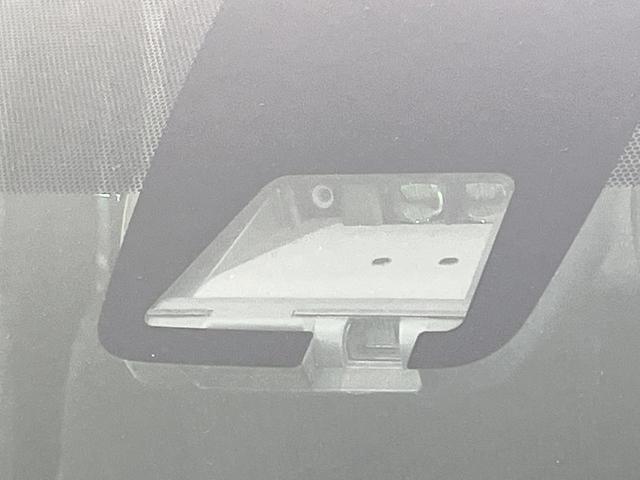 ヴォクシー ＺＳ　煌ＩＩ　禁煙車　後席モニター　９型ナビ　衝突軽減装置　両側電動スライドドア　クルコン　ドラレコ　コーナーセンサー　ＬＥＤヘッド　ＥＴＣ　純正１６インチアルミ　オートハイビーム　オートライト　Ｂｌｕｅｔｏｏｔｈ（5枚目）