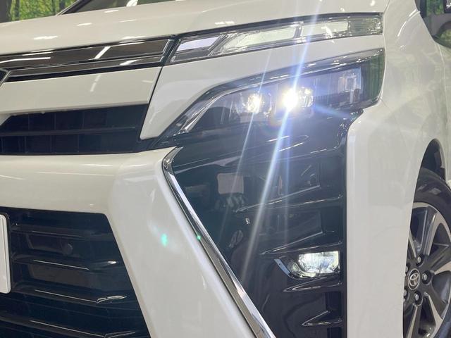ヴォクシー ＺＳ　煌ＩＩ　禁煙車　後席モニター　９型ナビ　衝突軽減装置　両側電動スライドドア　クルコン　ドラレコ　コーナーセンサー　ＬＥＤヘッド　ＥＴＣ　純正１６インチアルミ　オートハイビーム　オートライト　Ｂｌｕｅｔｏｏｔｈ（13枚目）