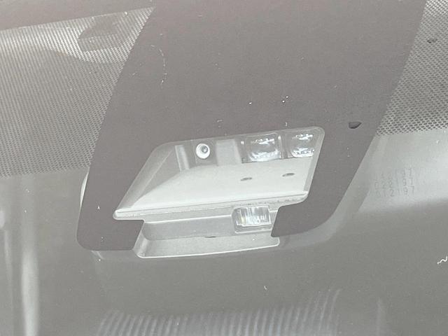 ヴォクシー ＺＳ　煌ＩＩ　禁煙車　純正９型ナビ　両側電動スライド　バックカメラ　衝突軽減装置　ＬＥＤヘッド　スマートキー　ＥＴＣ　純正１６インチＡＷ　オートハイビーム　オートライト　デュアルエアコン　Ｂｌｕｅｔｏｏｔｈ（5枚目）