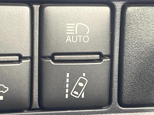 ヴォクシー ＺＳ　煌ＩＩ　禁煙車　純正９型ナビ　両側電動スライド　バックカメラ　衝突軽減装置　ＬＥＤヘッド　スマートキー　ＥＴＣ　純正１６インチＡＷ　オートハイビーム　オートライト　デュアルエアコン　Ｂｌｕｅｔｏｏｔｈ（29枚目）