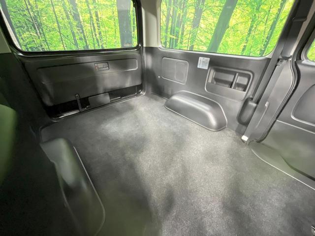 ハイエースバン ロングスーパーGL 4WD ディーゼル 禁煙車 衝突軽減装置 両側電動ドア 純正ナビ 全周囲カメラ 寒冷地仕様 デジタルインナーミラー 100V電源 コーナーセンサー オートハイビーム スマートキー LEDヘッド ETC(10枚目)