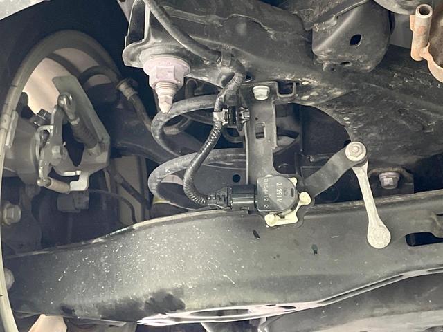 プリウス SセーフティプラスII 禁煙車 純正8型ディスプレイオーディオ 全周囲カメラ 衝突軽減装置 レーダークルーズ ドラレコ コーナーセンサー ブラインドスポットモニター LEDヘッド ETC オートライト オートエアコン(21枚目)