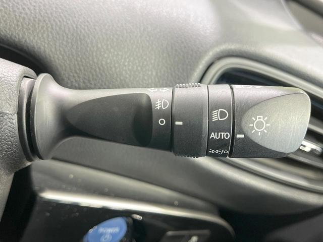 プリウス SセーフティプラスII 禁煙車 純正8型ディスプレイオーディオ 全周囲カメラ 衝突軽減装置 レーダークルーズ ドラレコ コーナーセンサー ブラインドスポットモニター LEDヘッド ETC オートライト オートエアコン(41枚目)