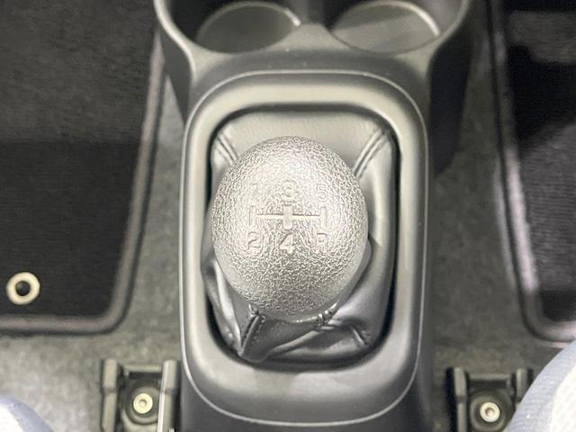 アルト VP 禁煙車 5MT CD 横滑り防止装置 盗難防止システム リモコンキー 衝突安全ボディ プライバシーガラス ドアバイザー AUX ヘッドライトレベライザー エアコン パワーステアリング(3枚目)