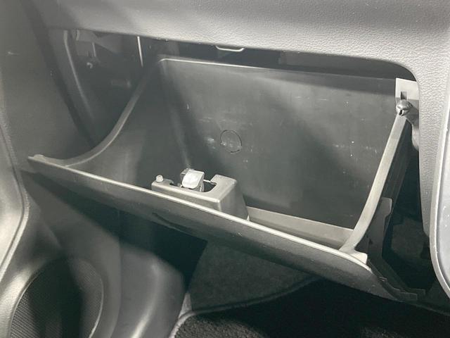 アルト VP 禁煙車 5MT CD 横滑り防止装置 盗難防止システム リモコンキー 衝突安全ボディ プライバシーガラス ドアバイザー AUX ヘッドライトレベライザー エアコン パワーステアリング(29枚目)