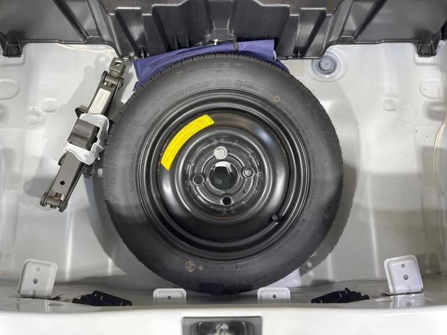 アルト VP 禁煙車 5MT CD 横滑り防止装置 盗難防止システム リモコンキー 衝突安全ボディ プライバシーガラス ドアバイザー AUX ヘッドライトレベライザー エアコン パワーステアリング(31枚目)