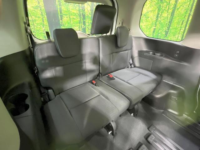 セレナ e-パワー ハイウェイスターV 登録済未使用車 純正12.3型ナビ プロパイロット 両側電動スライド 衝突軽減装置 ブラインドスポットモニター デジタルインナーミラー ETC ドラレコ シートヒーター AC100V(10枚目)