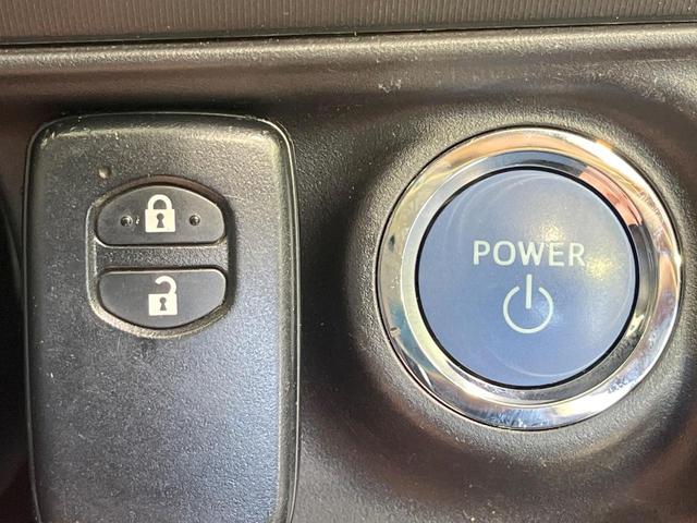 アクア Ｇ　禁煙車　純正ナビ　バックカメラ　ＬＥＤヘッド　スマートキー　ＥＴＣ　ドラレコ　オートエアコン　オートライト　純正１６インチアルミ　クルコン　電動格納ミラー　Ｂｌｕｅｔｏｏｔｈ再生　ＣＤ　ＤＶＤ再生（5枚目）