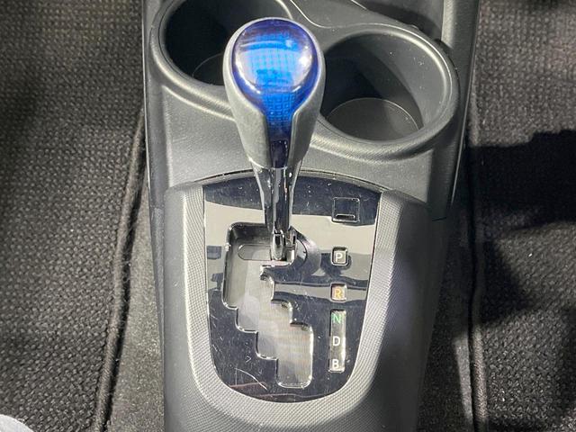 アクア Ｇ　禁煙車　純正ナビ　バックカメラ　ＬＥＤヘッド　スマートキー　ＥＴＣ　ドラレコ　オートエアコン　オートライト　純正１６インチアルミ　クルコン　電動格納ミラー　Ｂｌｕｅｔｏｏｔｈ再生　ＣＤ　ＤＶＤ再生（24枚目）