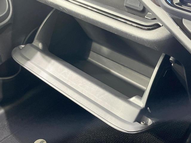 アクア Ｇ　禁煙車　純正ナビ　バックカメラ　ＬＥＤヘッド　スマートキー　ＥＴＣ　ドラレコ　オートエアコン　オートライト　純正１６インチアルミ　クルコン　電動格納ミラー　Ｂｌｕｅｔｏｏｔｈ再生　ＣＤ　ＤＶＤ再生（42枚目）