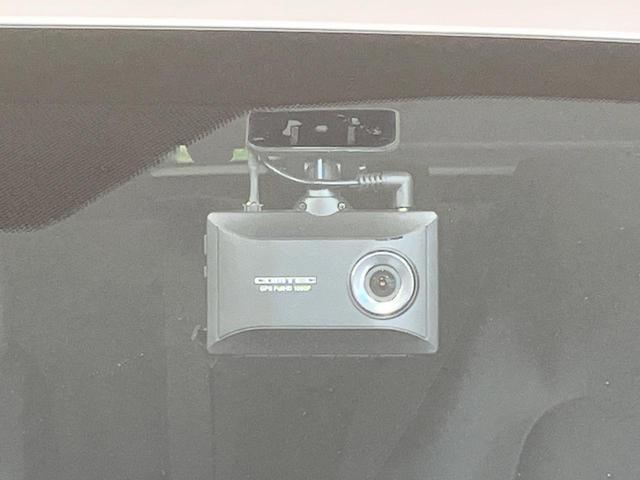 ヤリス Ｘ　禁煙車　純正ディスプレイオーディオ　バックカメラ　衝突軽減装置　ドラレコ　ＥＴＣ　コーナーセンサー　オートハイビーム　車線逸脱警報装置　キーレス　オートライト　電動格納ミラー　Ｂｌｕｅｔｏｏｔｈ（6枚目）