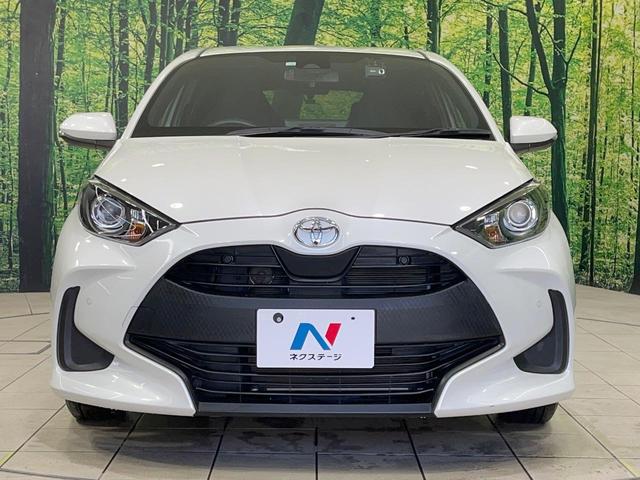 ヤリス Ｘ　禁煙車　純正ディスプレイオーディオ　バックカメラ　衝突軽減装置　ドラレコ　ＥＴＣ　コーナーセンサー　オートハイビーム　車線逸脱警報装置　キーレス　オートライト　電動格納ミラー　Ｂｌｕｅｔｏｏｔｈ（14枚目）