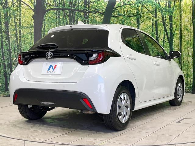 ヤリス Ｘ　禁煙車　純正ディスプレイオーディオ　バックカメラ　衝突軽減装置　ドラレコ　ＥＴＣ　コーナーセンサー　オートハイビーム　車線逸脱警報装置　キーレス　オートライト　電動格納ミラー　Ｂｌｕｅｔｏｏｔｈ（17枚目）