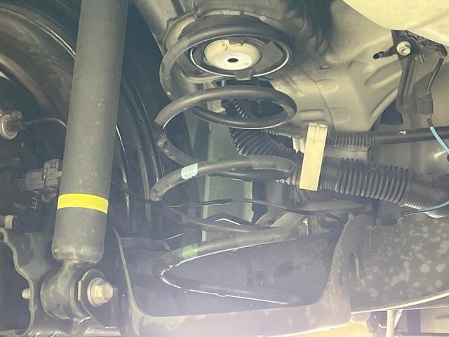 ヤリス Ｘ　禁煙車　純正ディスプレイオーディオ　バックカメラ　衝突軽減装置　ドラレコ　ＥＴＣ　コーナーセンサー　オートハイビーム　車線逸脱警報装置　キーレス　オートライト　電動格納ミラー　Ｂｌｕｅｔｏｏｔｈ（20枚目）