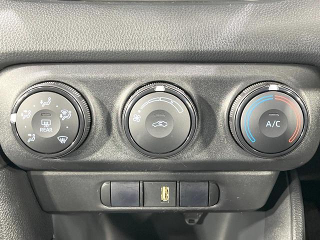 ヤリス Ｘ　禁煙車　純正ディスプレイオーディオ　バックカメラ　衝突軽減装置　ドラレコ　ＥＴＣ　コーナーセンサー　オートハイビーム　車線逸脱警報装置　キーレス　オートライト　電動格納ミラー　Ｂｌｕｅｔｏｏｔｈ（27枚目）