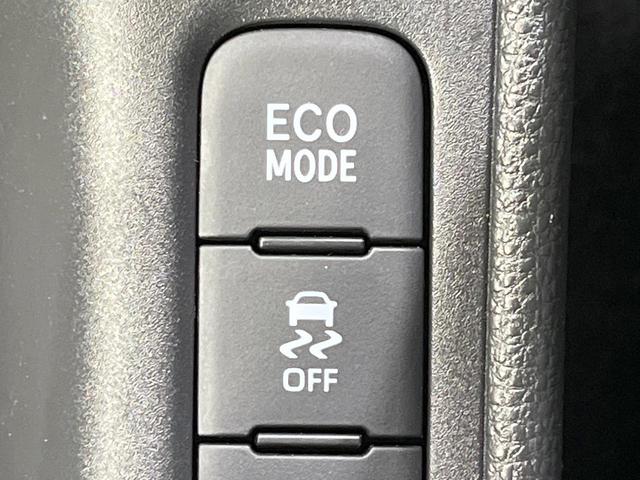 ヤリス Ｘ　禁煙車　純正ディスプレイオーディオ　バックカメラ　衝突軽減装置　ドラレコ　ＥＴＣ　コーナーセンサー　オートハイビーム　車線逸脱警報装置　キーレス　オートライト　電動格納ミラー　Ｂｌｕｅｔｏｏｔｈ（33枚目）