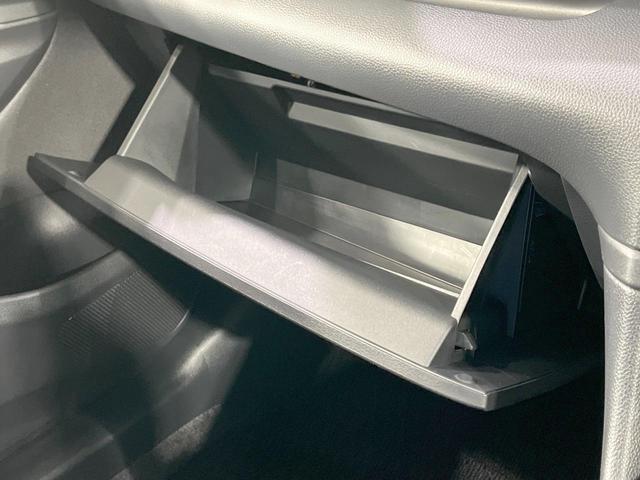 ヤリス Ｘ　禁煙車　純正ディスプレイオーディオ　バックカメラ　衝突軽減装置　ドラレコ　ＥＴＣ　コーナーセンサー　オートハイビーム　車線逸脱警報装置　キーレス　オートライト　電動格納ミラー　Ｂｌｕｅｔｏｏｔｈ（40枚目）