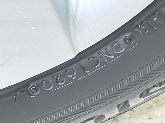 ヤリス Ｘ　禁煙車　純正ディスプレイオーディオ　バックカメラ　衝突軽減装置　ドラレコ　ＥＴＣ　コーナーセンサー　オートハイビーム　車線逸脱警報装置　キーレス　オートライト　電動格納ミラー　Ｂｌｕｅｔｏｏｔｈ（53枚目）