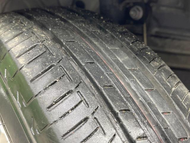 ヤリス Ｘ　禁煙車　純正ディスプレイオーディオ　バックカメラ　衝突軽減装置　ドラレコ　ＥＴＣ　コーナーセンサー　オートハイビーム　車線逸脱警報装置　キーレス　オートライト　電動格納ミラー　Ｂｌｕｅｔｏｏｔｈ（54枚目）