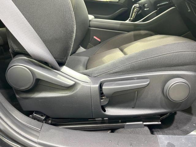 MAZDA3ファストバック 15S 禁煙車 純正8.8型ナビ 全周囲カメラ 衝突軽減装置 レーダークルーズ コーナーセンサー LEDヘッド ETC スマートキー ヘッドアップディスプレイ ブラインドスポットモニター(50枚目)