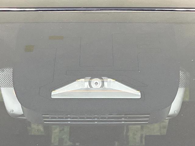 ヴォクシー Ｓ－Ｚ　禁煙車　モデリスタエアロ　純正１０．５型ディスプレイ　両側電動スライド　バックカメラ　レーダークルーズ　ハーフレザーシート　ドラレコ　ＥＴＣ　ＬＥＤヘッド　スマートキー　ＣＤ　ＤＶＤキッド（6枚目）