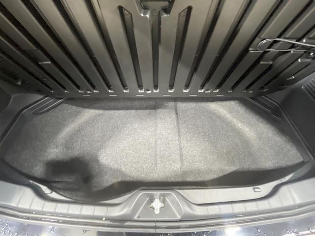 ヴォクシー Ｓ－Ｚ　禁煙車　モデリスタエアロ　純正１０．５型ディスプレイ　両側電動スライド　バックカメラ　レーダークルーズ　ハーフレザーシート　ドラレコ　ＥＴＣ　ＬＥＤヘッド　スマートキー　ＣＤ　ＤＶＤキッド（50枚目）