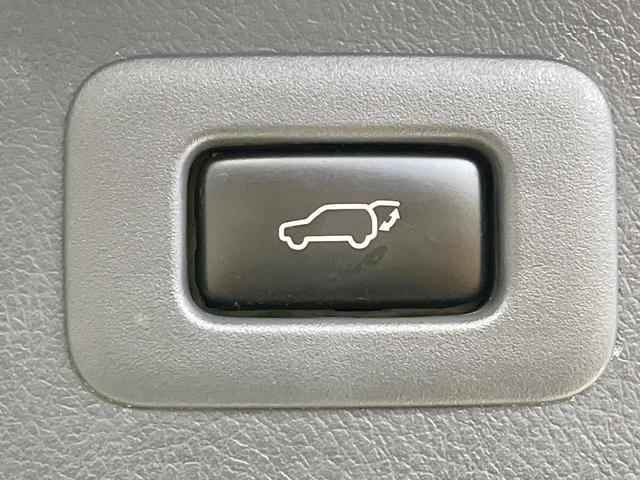 アルファード ２４０Ｓ　タイプゴールド　サンルーフ　１１型ディスプレイオーディオ　バックカメラ　両側電動ドア　寒冷地仕様　ハーフレザー　コーナーセンサー　ＥＴＣ　クルコン　ＨＩＤヘッド　オートライト　オートエアコン　純正１８インチＡＷ（32枚目）