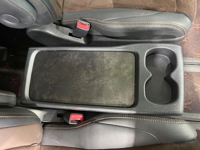 アルファード ２４０Ｓ　タイプゴールド　サンルーフ　１１型ディスプレイオーディオ　バックカメラ　両側電動ドア　寒冷地仕様　ハーフレザー　コーナーセンサー　ＥＴＣ　クルコン　ＨＩＤヘッド　オートライト　オートエアコン　純正１８インチＡＷ（50枚目）