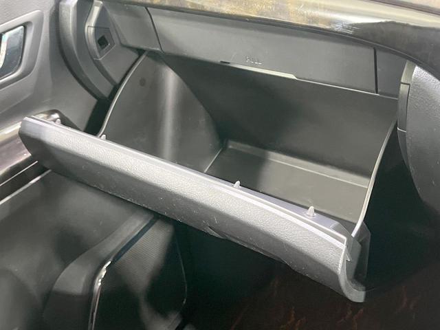 アルファード ２４０Ｓ　タイプゴールド　サンルーフ　１１型ディスプレイオーディオ　バックカメラ　両側電動ドア　寒冷地仕様　ハーフレザー　コーナーセンサー　ＥＴＣ　クルコン　ＨＩＤヘッド　オートライト　オートエアコン　純正１８インチＡＷ（52枚目）