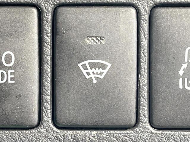 ヴェルファイア ２．４Ｚ　禁煙車　純正８インチナビ　電動スライドドア　後席モニター　バックカメラ　寒冷地仕様　コーナーセンサー　スマートキー　ＨＩＤヘッド　ビルトインＥＴＣ　純正１８インチアルミ　オートライト　デュアルエアコン（6枚目）