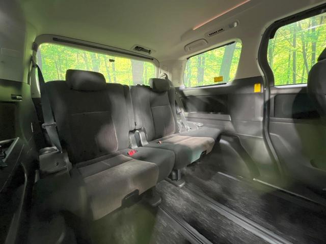 ヴェルファイア ２．４Ｚ　禁煙車　純正８インチナビ　電動スライドドア　後席モニター　バックカメラ　寒冷地仕様　コーナーセンサー　スマートキー　ＨＩＤヘッド　ビルトインＥＴＣ　純正１８インチアルミ　オートライト　デュアルエアコン（10枚目）
